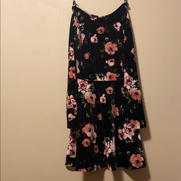 Flower dress - Picture 1 of 4